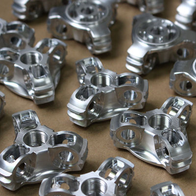 Hoge Precisie CNC die en het Draaien Delenaluminium 6061 Materiaal machinaal bewerken