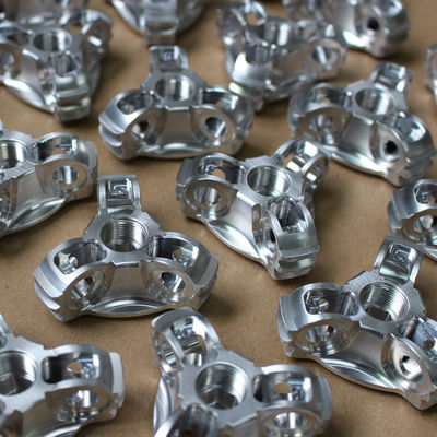 Aangepaste CNC Aluminiumdelen met Precisie Machinaal bewerkend en Draaiend Proces