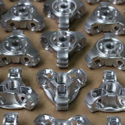 De mechanische Aluminiumcnc Machinaal bewerkte Delen die het Schilderen Oppervlakte anodiseren beëindigen OEM