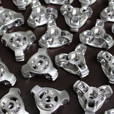 Hoge Precisie eindigen de Gemalen CNC Aluminiumdelen die het Anodiseren Zilveren Oppervlakte zandstralen