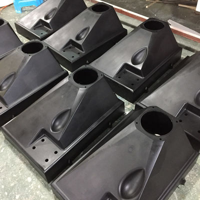 Het aangepaste Plastic Injectieafgietsel RIM Large Parts Deburring Surface beëindigt OEM
